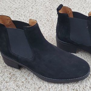 Black Ankle Boots with Elastic Panels and Rounded Toe 5.5 EU size